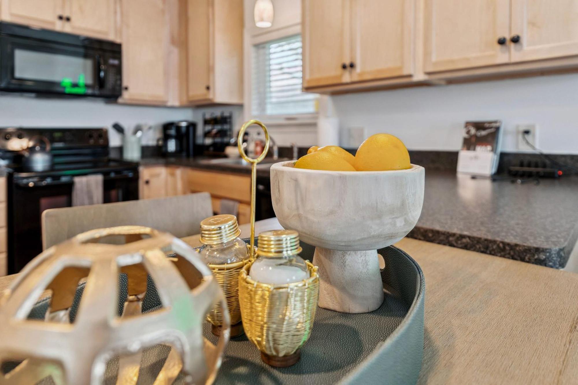 Newly Renovated Tremont Treasure I Cozy + Modern Villa Cleveland Buitenkant foto