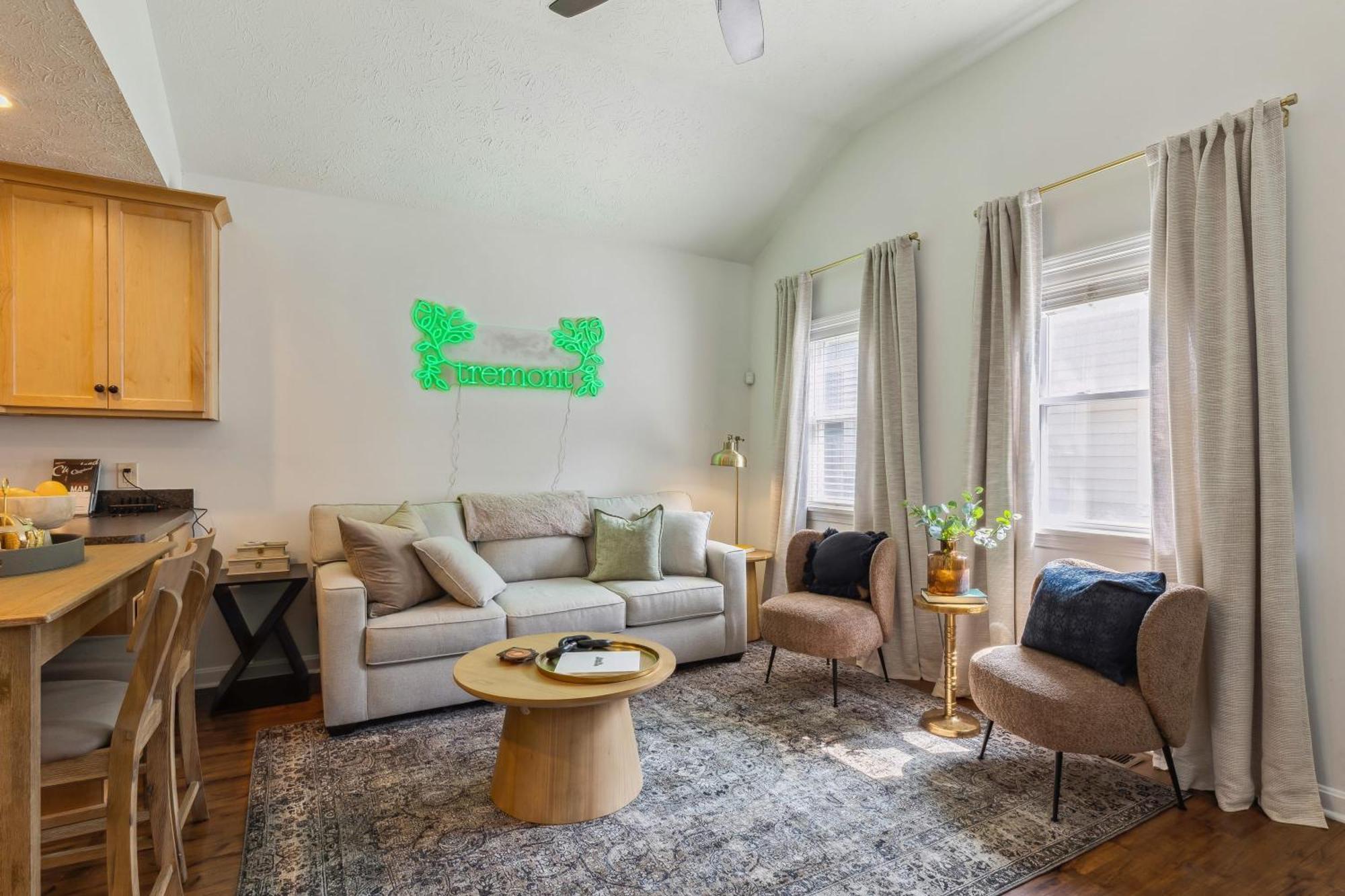 Newly Renovated Tremont Treasure I Cozy + Modern Villa Cleveland Buitenkant foto