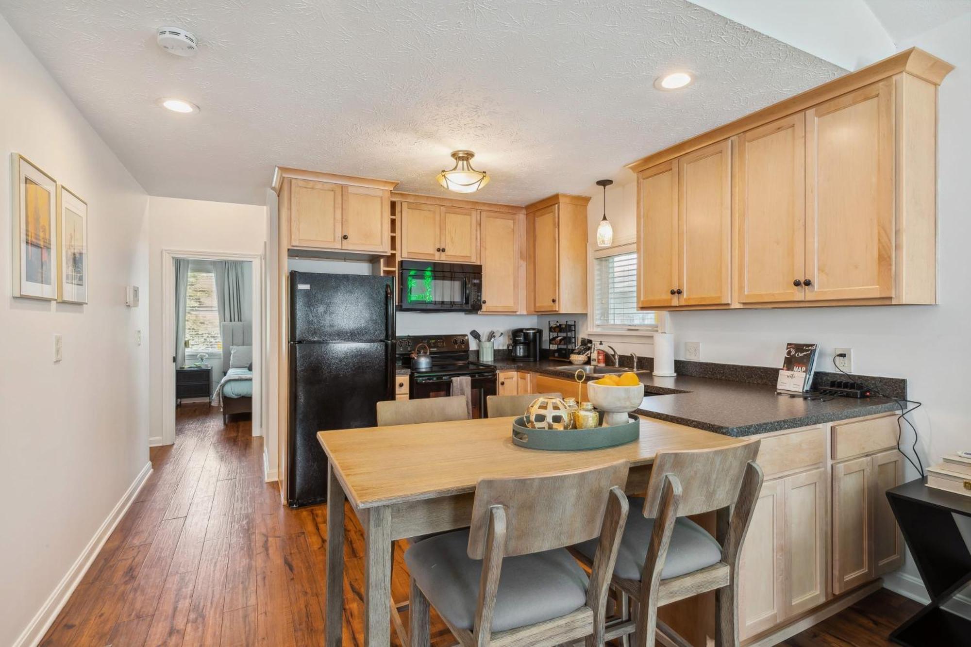 Newly Renovated Tremont Treasure I Cozy + Modern Villa Cleveland Buitenkant foto